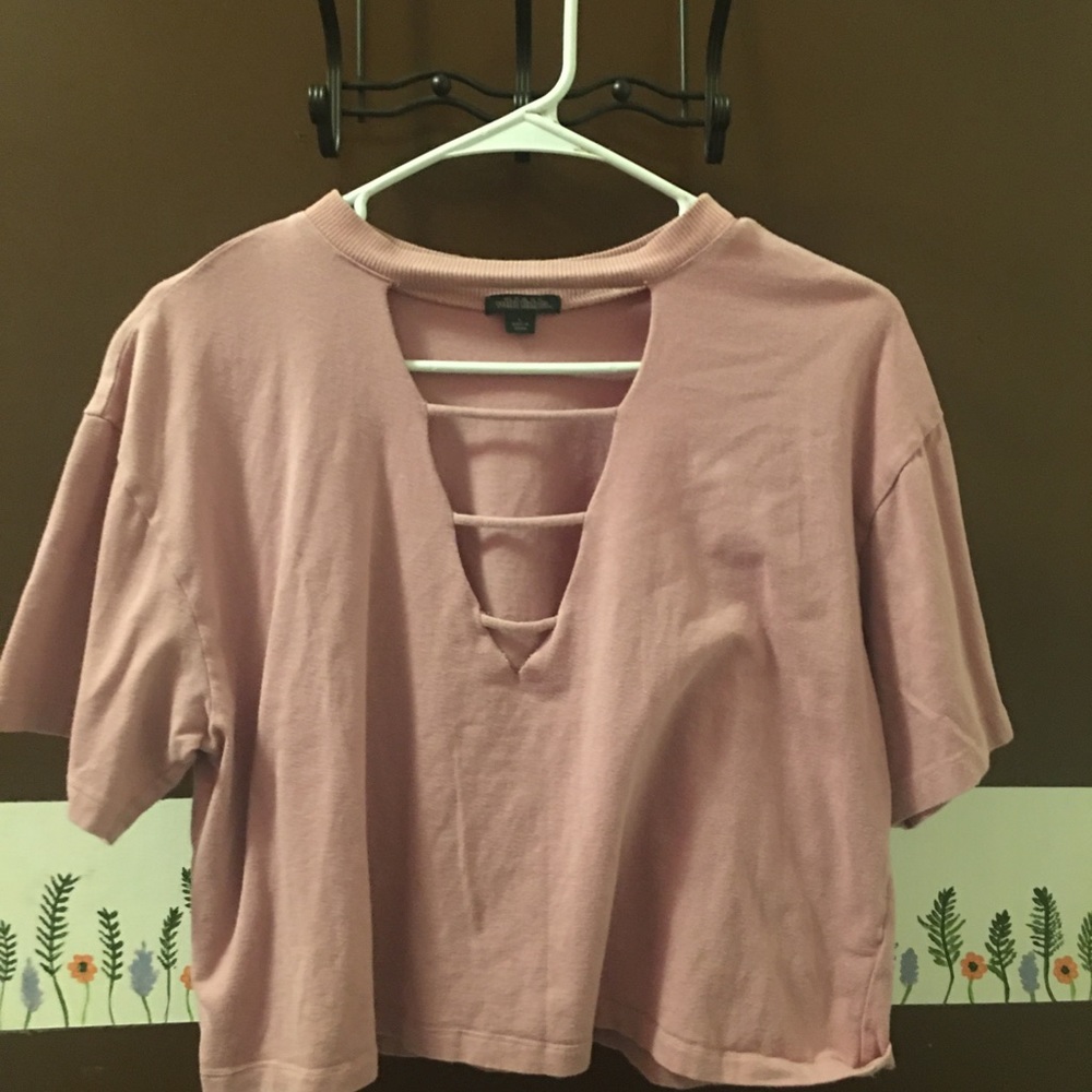 Cropped deep v t-shirt